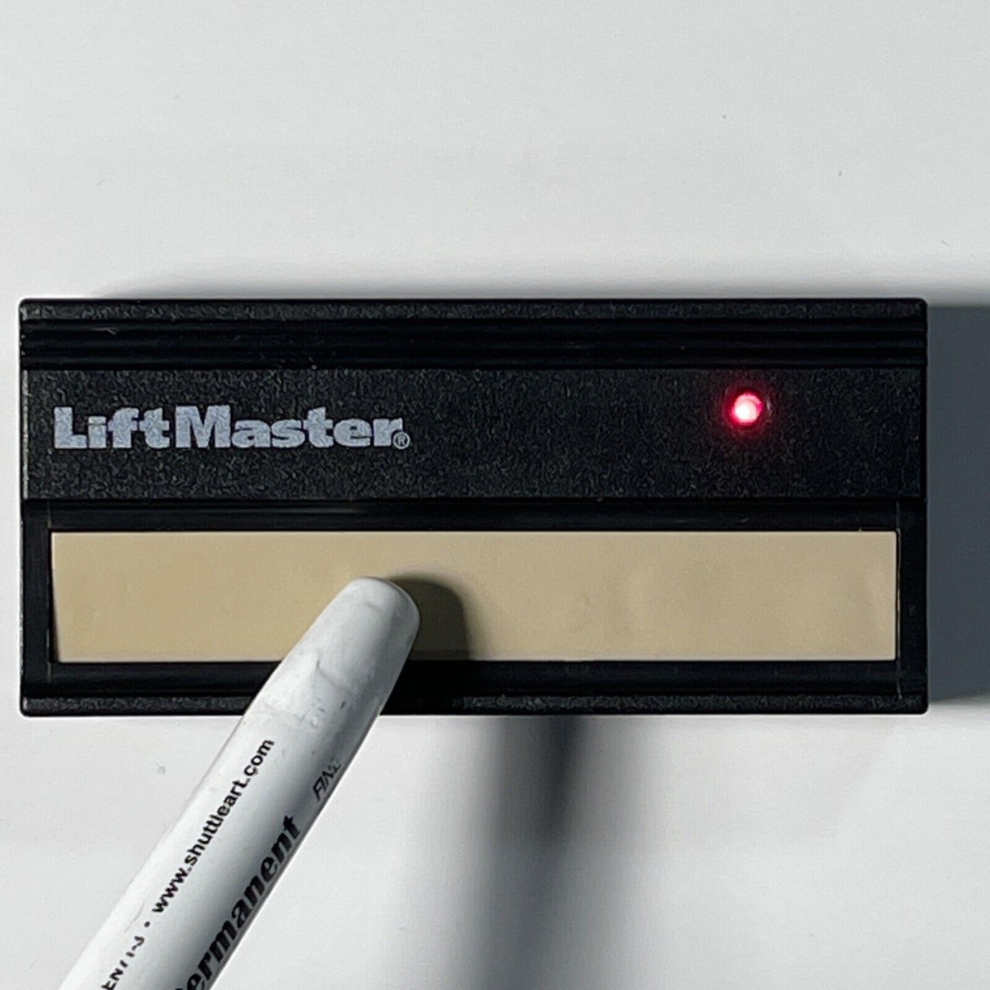 Genuine OEM Liftmaster Chamberlain 61LM 1 Button Remote w/Battery & Clip 750CB