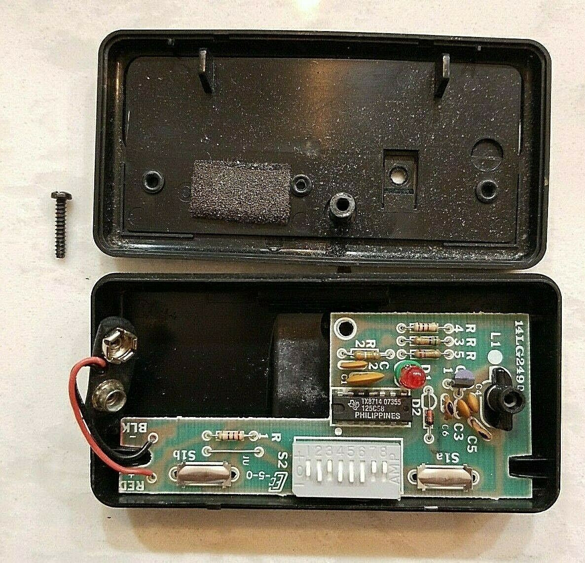 Chamberlain 132A1795-3 Garage Door 8 Dip Switch Opener Remote w/Clip BYF8GK51