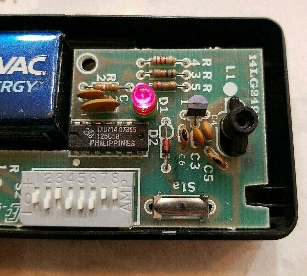 Chamberlain 132A1795-3 Garage Door 8 Dip Switch Opener Remote w/Clip BYF8GK51
