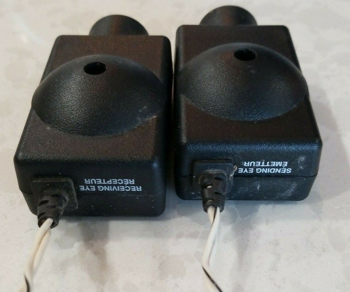 Liftmaster Chamberlain 41A4373 Old Style Infrared Safety Sensor Photo Eyes Used