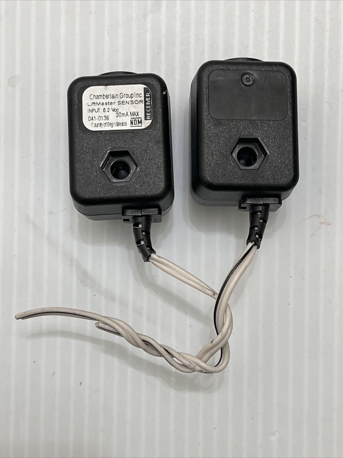 Liftmaster Chamberlain 041-0136 Infrared Safety Sensor Photo Eyes, USED, CHEAP