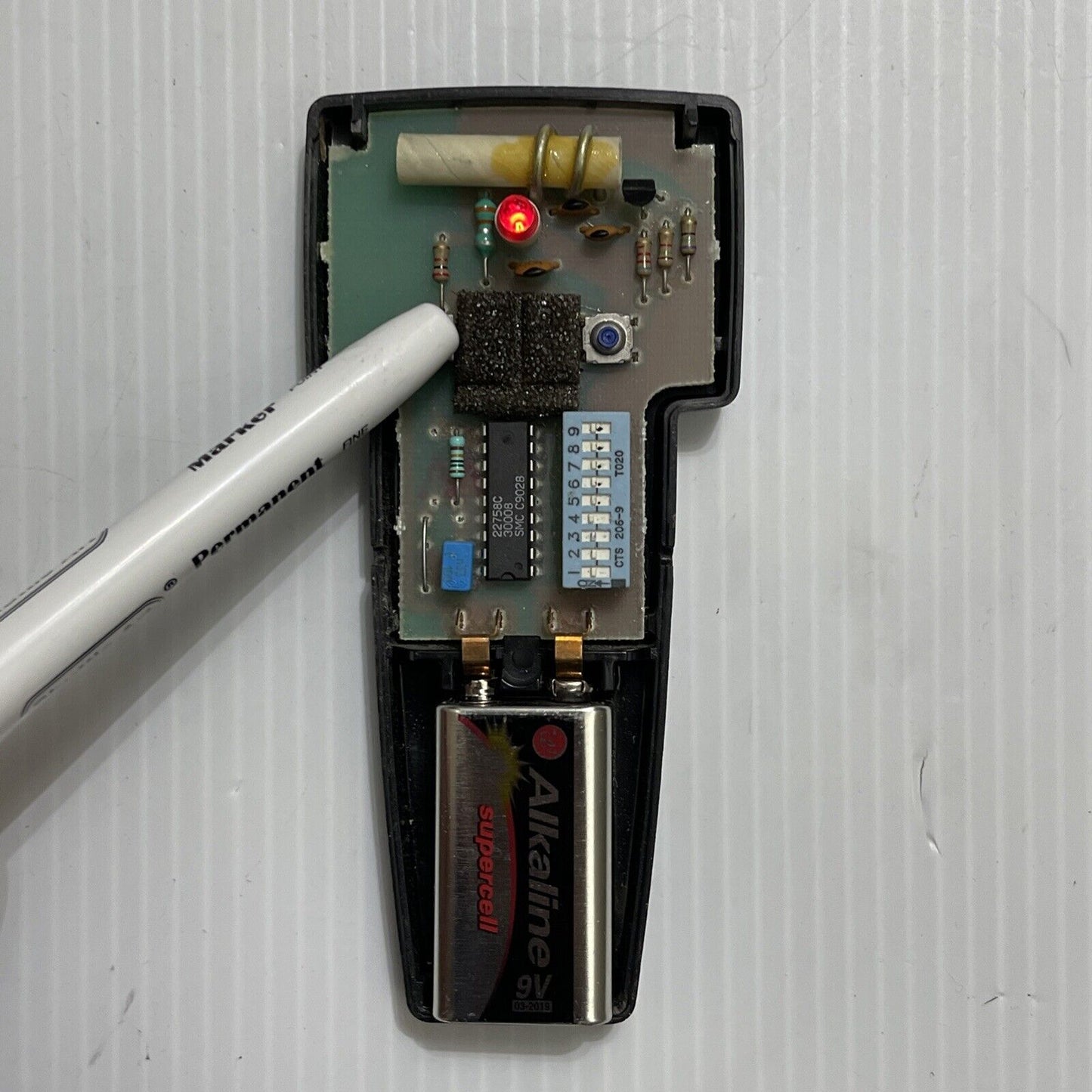 Genie OEM AT85P Garage Door Opener Remote Control 9 Dip Switch NO VISOR CLIP
