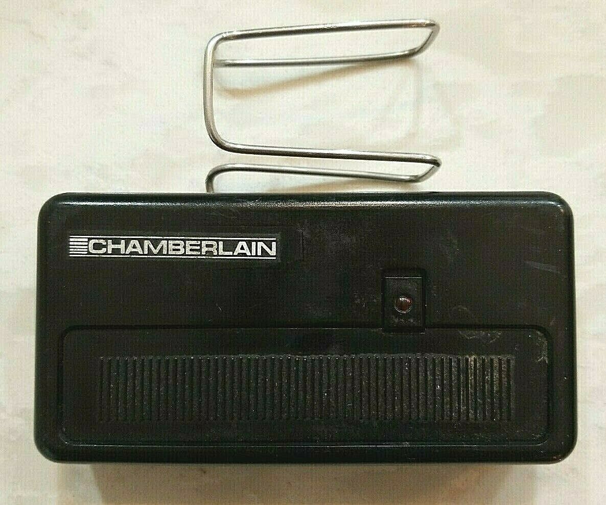 Chamberlain 132A1795-3 Garage Door 8 Dip Switch Opener Remote w/Clip BYF8GK51